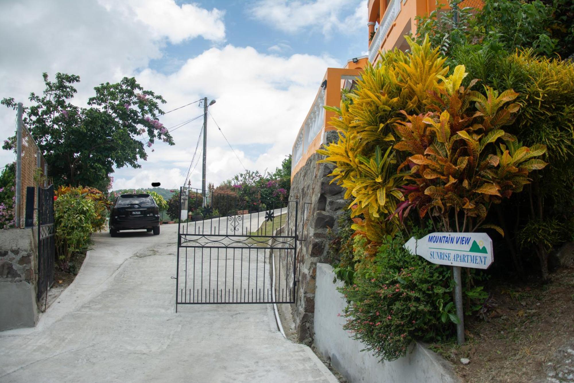 Mountain View Apartments Gros Islet Exterior photo